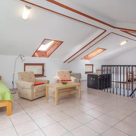 Amazing In With Kitchen Holiday home *