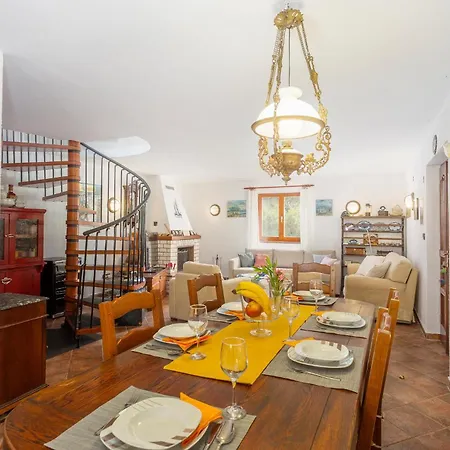 Holiday home Amazing In With Kitchen Malinska