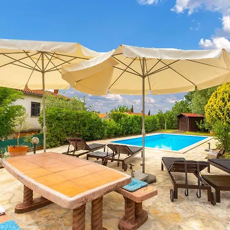 Amazing In With Kitchen Holiday home *