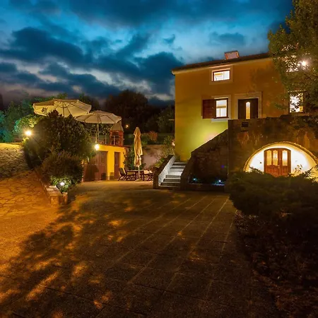 Amazing In With Kitchen * Malinska