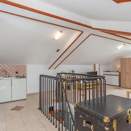 Amazing In With Kitchen Holiday home *