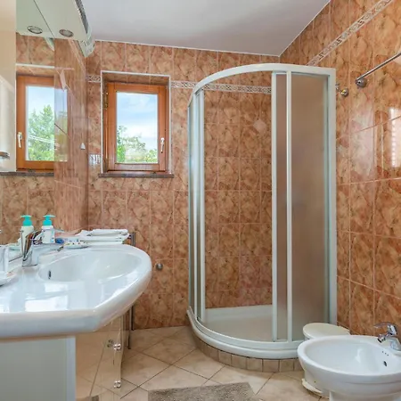 Amazing In With Kitchen * Malinska